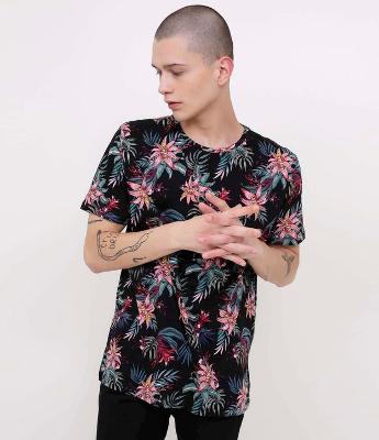 Camiseta com Estampa Floral