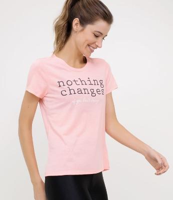 Camiseta Esportiva com Frase Estampada 
