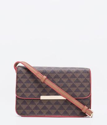 Bolsa Transversal com Metal na Tampa