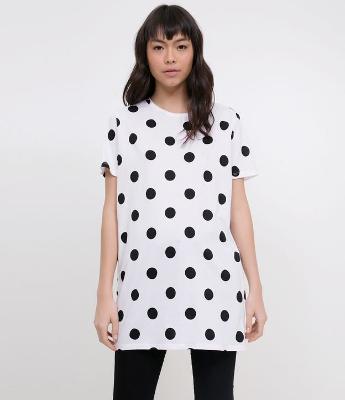 Blusa Alongada Poá Branca 