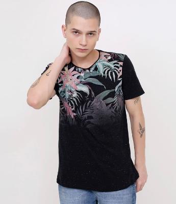 Camiseta com Estampa Folhagem
