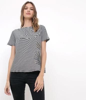 Blusa Listrada com Estampa Folhagem 
