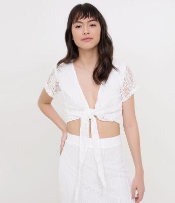 Blusa em Renda com Amarração