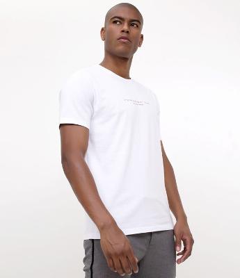 Camiseta com Estampa em Braille 