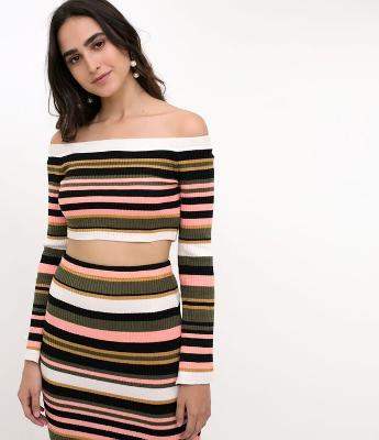 Blusa Listrada Ombro a Ombro Manga Longa 
