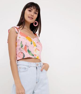 Blusa Cropped Floral com Amarração e Botões 