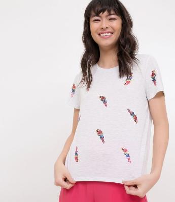 Blusa Estampada com Araras em Paetês
