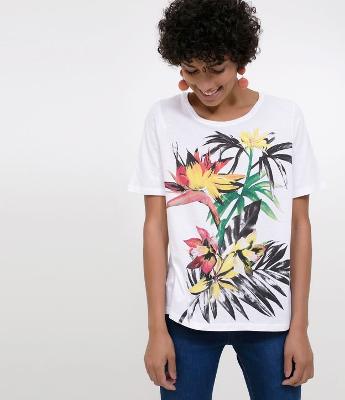 T shirt com Estampa Localizada Folhagem