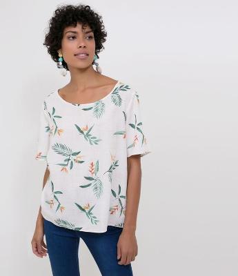 T Shirt com Estampa Folhas