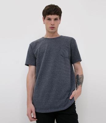 Camiseta com Bolso em Material Sustentável