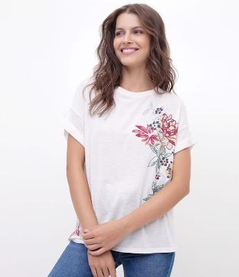 Blusa com Bordado Floral