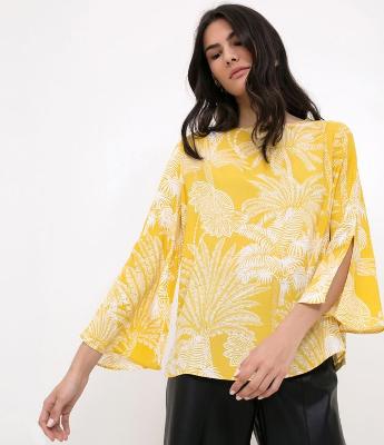 Blusa com Estampa Folhagens 