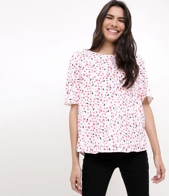 Blusa Estampada com Corações em Crepe