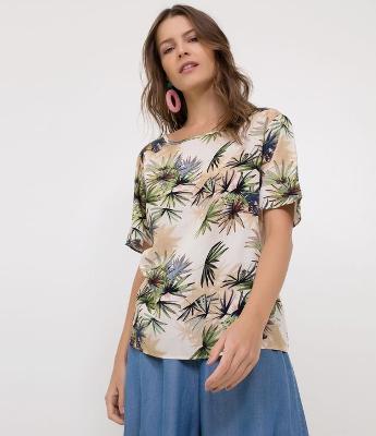 T Shirt com Estampa Folhagens 