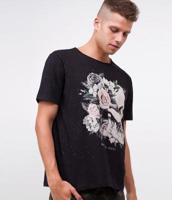 Camiseta com Estampa em Material Sustentável