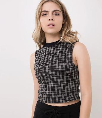 Regata Preta Cropped em Xadrez Grid