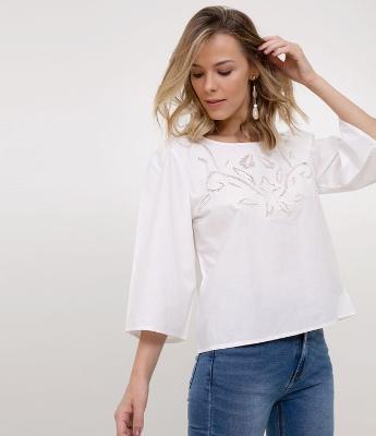 Blusa com Bordado Manga Curta 