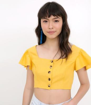 Top Cropped com Botões Frontais