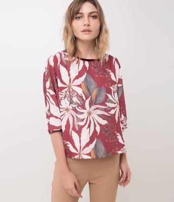 Blusa Floral com Botões em Veludo 