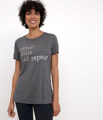 Camiseta Esportiva com Frase Estampa