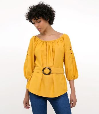 Blusa com Faixa e Fivela Amarela