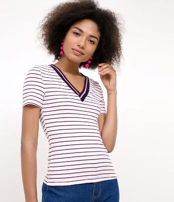 Blusa Listrada com Gola em Retilínea 