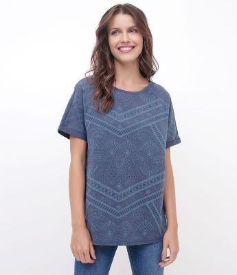 Blusa com Detalhe em Devorê 