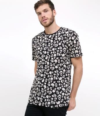 Camiseta Estampada com Caveiras