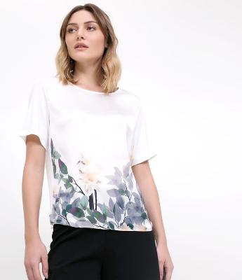 Blusa com Barra Floral 