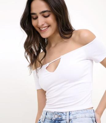 Blusa Ombro a Ombro com Recorte na Gola